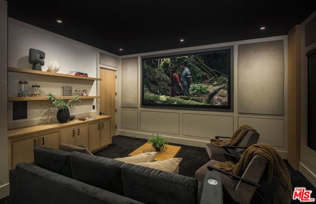 196 S Greenfield Avenue, Los Angeles, CA 90049