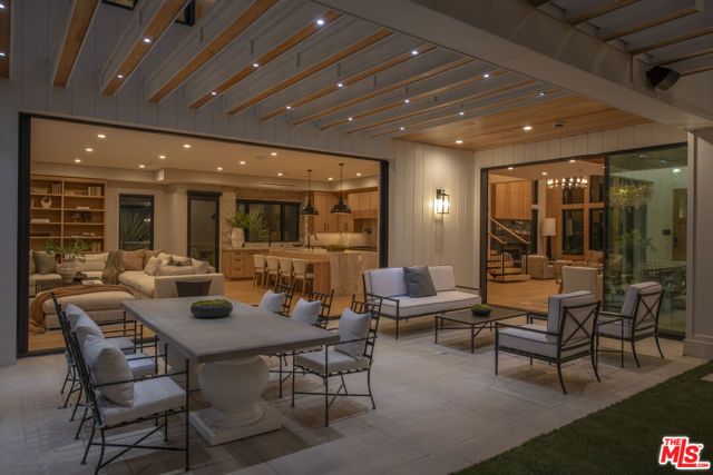 196 S Greenfield Avenue, Los Angeles, CA 90049