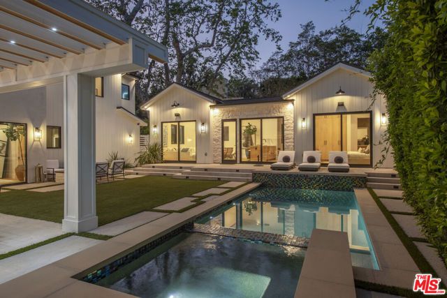 196 S Greenfield Avenue, Los Angeles, CA 90049