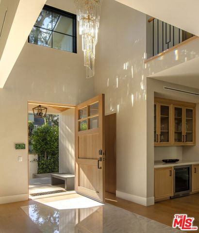 196 S Greenfield Avenue, Los Angeles, CA 90049