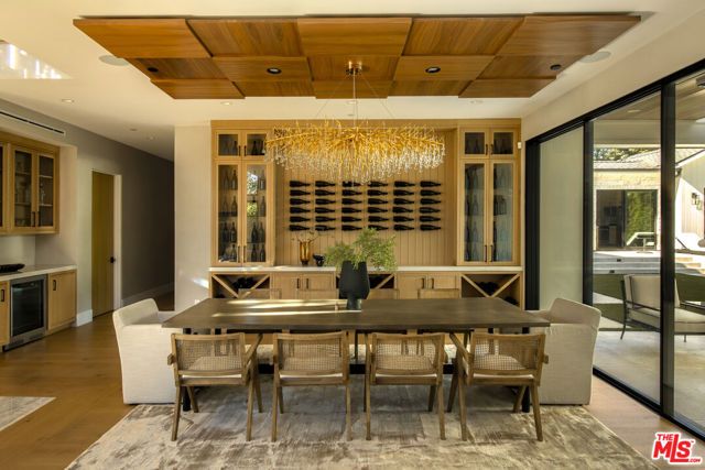 196 S Greenfield Avenue, Los Angeles, CA 90049