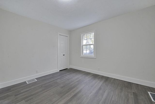 468 Garfield Avenue, Newark, OH 43055