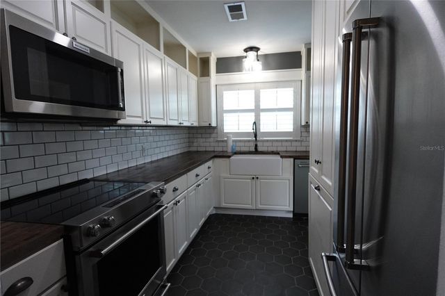 2733 WOODLAND HILLS AVENUE, Lakeland, FL 33803