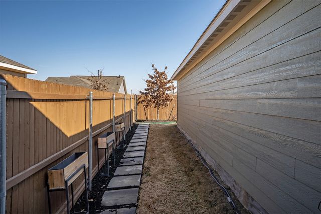 11850 Gabbro Drive, Justin, TX 76247