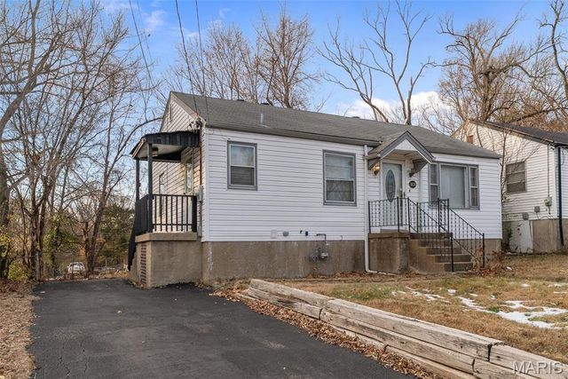 10175 Cloverdale Drive, St Louis, MO 63136