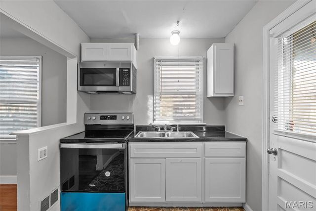 10175 Cloverdale Drive, St Louis, MO 63136