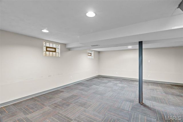 10175 Cloverdale Drive, St Louis, MO 63136