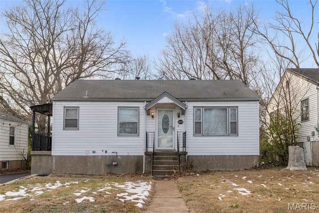 10175 Cloverdale Drive, St Louis, MO 63136