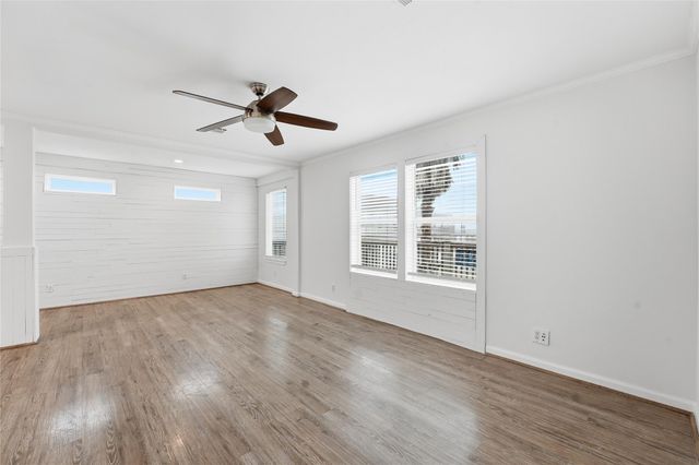 1972 Avenue D, Crystal Beach, TX 77650