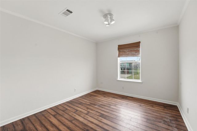 1972 Avenue D, Crystal Beach, TX 77650