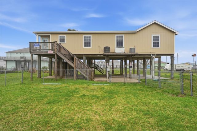 1972 Avenue D, Crystal Beach, TX 77650