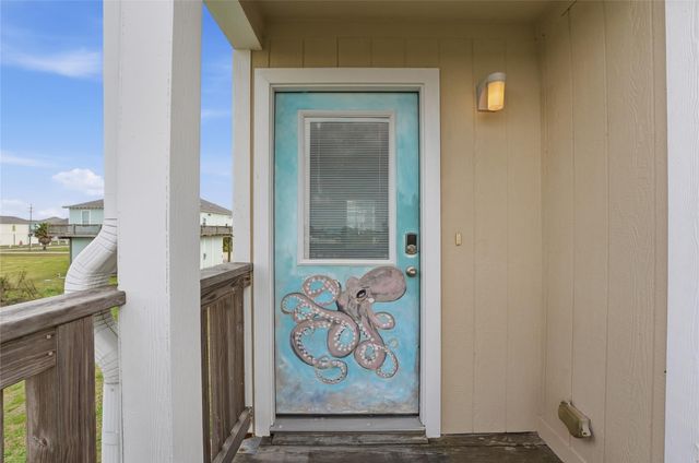 1972 Avenue D, Crystal Beach, TX 77650