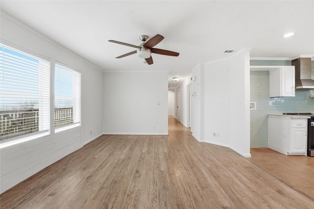 1972 Avenue D, Crystal Beach, TX 77650