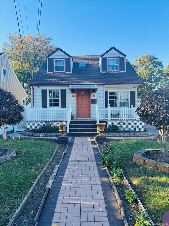 1074 Harrison Street, Uniondale, NY 11553