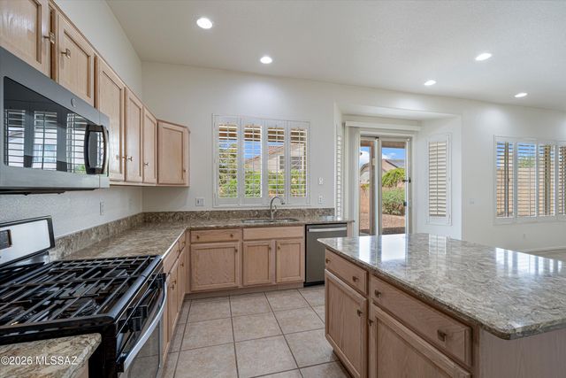 7472 W Cosmic Sky Drive, Tucson, AZ 85743