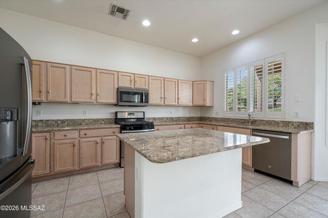 7472 W Cosmic Sky Drive, Tucson, AZ 85743