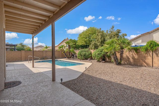 7472 W Cosmic Sky Drive, Tucson, AZ 85743