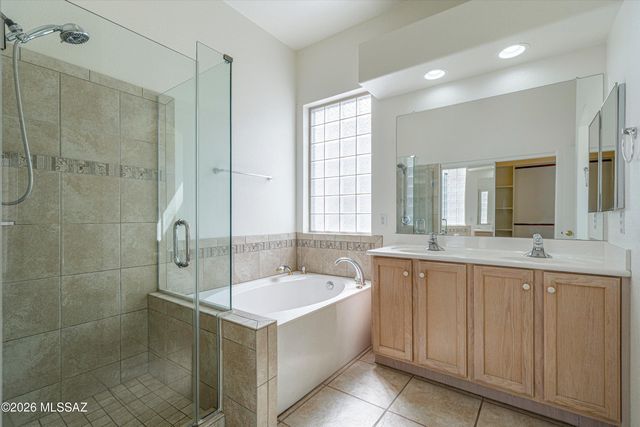 7472 W Cosmic Sky Drive, Tucson, AZ 85743