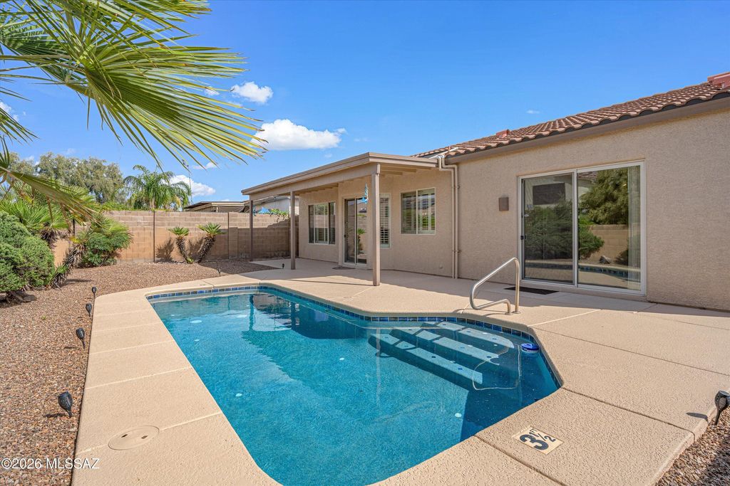7472 W Cosmic Sky Drive, Tucson, AZ 85743