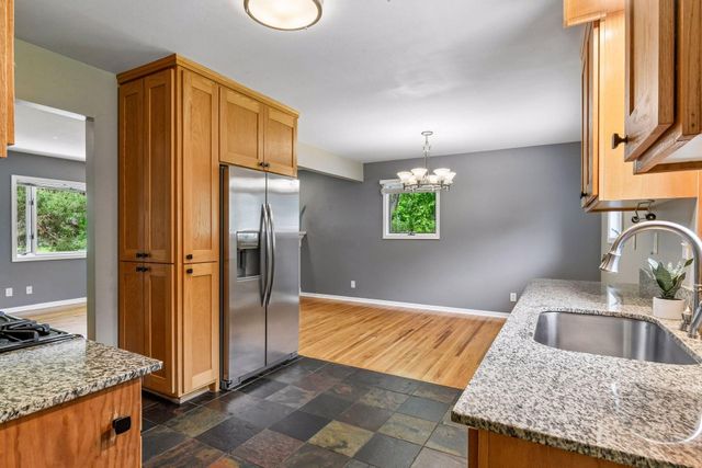 15725 2nd Avenue N, Plymouth, MN 55447