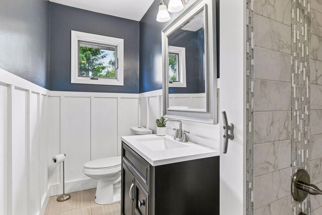 15725 2nd Avenue N, Plymouth, MN 55447