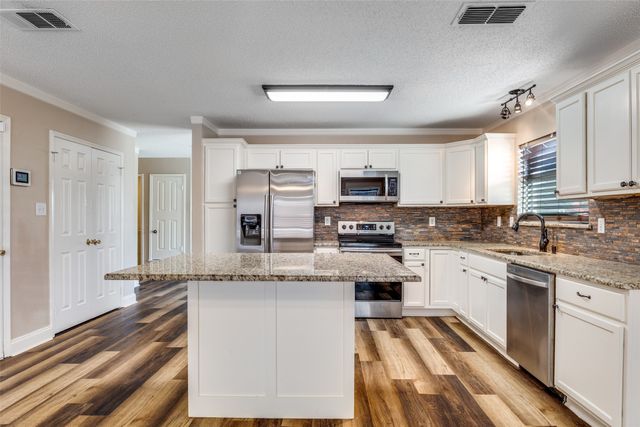 2709 Deer Creek Court, Garland, TX 75040