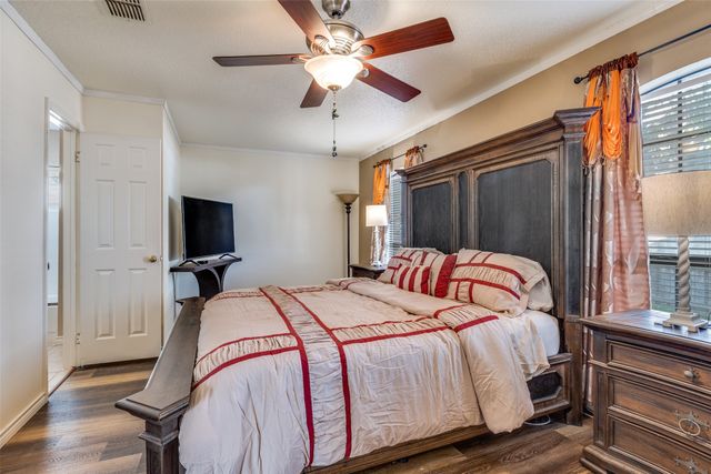 2709 Deer Creek Court, Garland, TX 75040