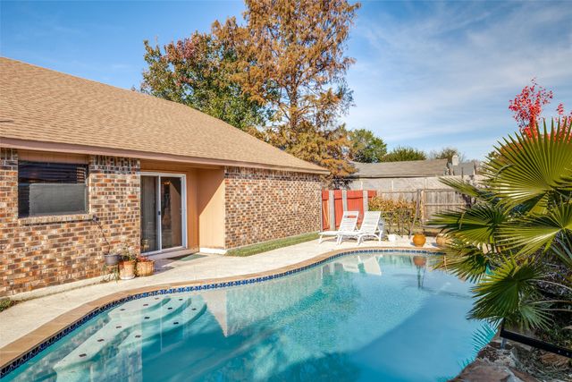 2709 Deer Creek Court, Garland, TX 75040