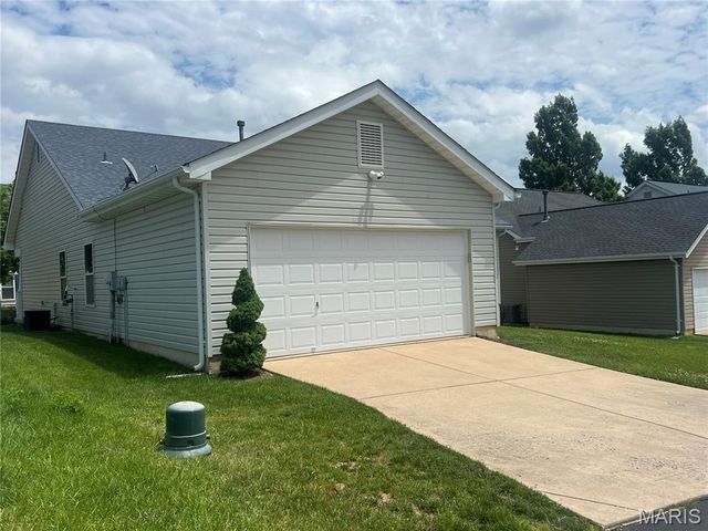 321 Hawks View Drive, O'fallon, MO 63368