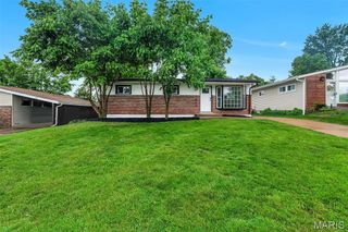 612 Sessions Avenue, Crestwood, MO 63126