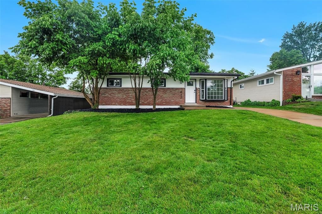 612 Sessions Avenue, Crestwood, MO 63126