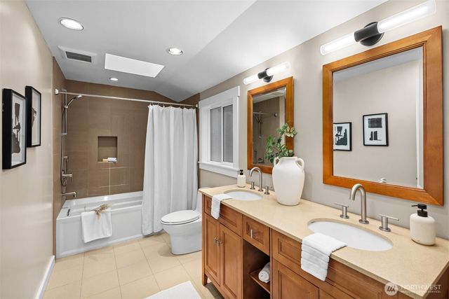 20341 170th Avenue NE, Woodinville, WA 98072