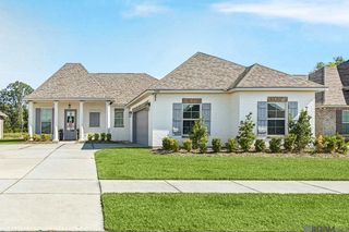 1060 Lakehaven Dr, Gonzales, LA 70737