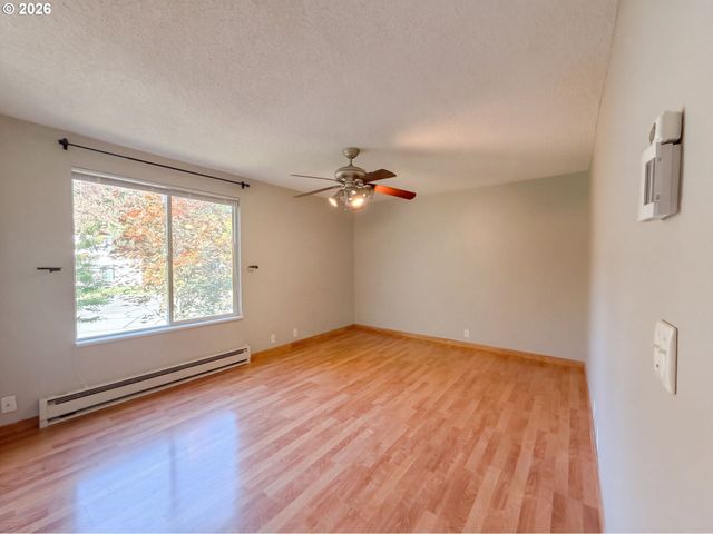 11776 Sw BOONES BEND Dr, Beaverton, OR 97008