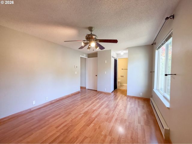 11776 Sw BOONES BEND Dr, Beaverton, OR 97008