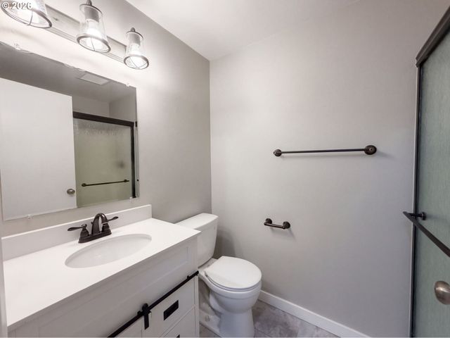 11776 Sw BOONES BEND Dr, Beaverton, OR 97008
