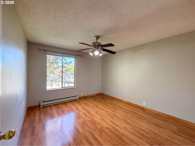 11776 Sw BOONES BEND Dr, Beaverton, OR 97008