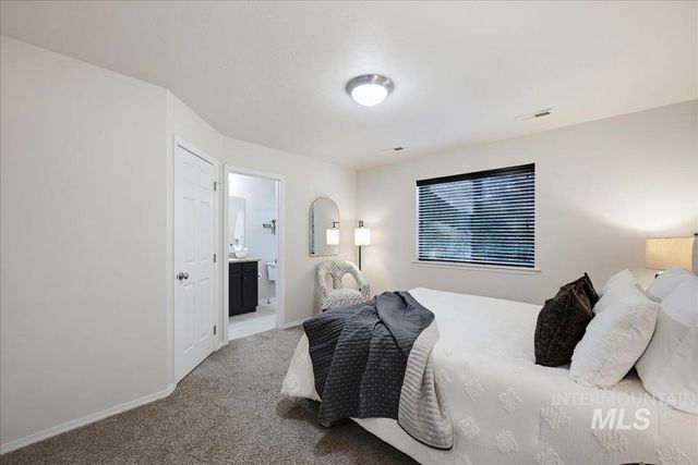 10335 W Wyatt Earp Drive, Star, ID 83669