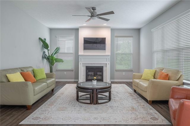 225 Pointe Oakwood Way, Oakwood, OH 45409