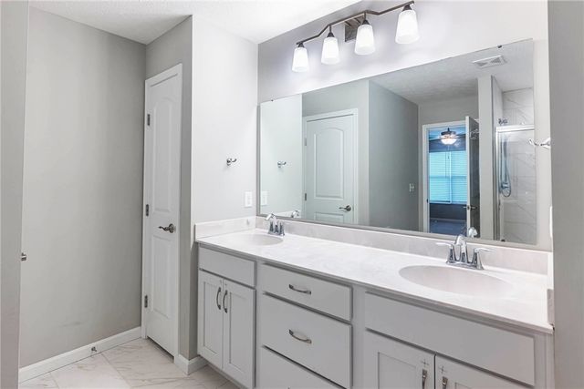225 Pointe Oakwood Way, Oakwood, OH 45409