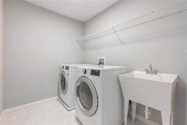 225 Pointe Oakwood Way, Oakwood, OH 45409