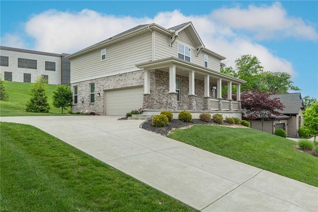 225 Pointe Oakwood Way, Oakwood, OH 45409