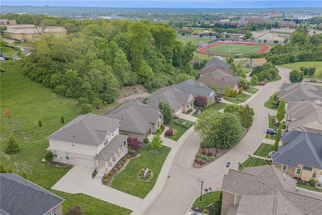 225 Pointe Oakwood Way, Oakwood, OH 45409