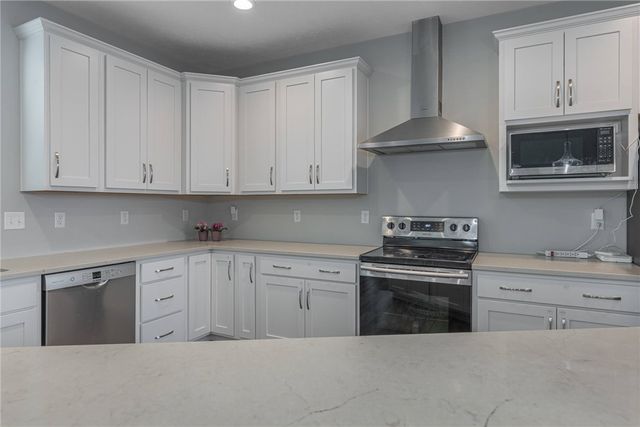 225 Pointe Oakwood Way, Oakwood, OH 45409