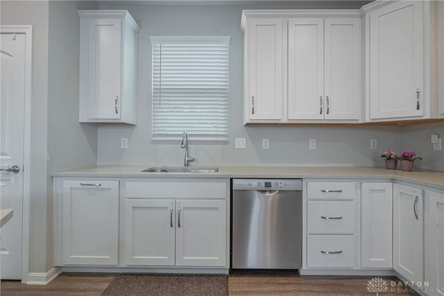 225 Pointe Oakwood Way, Oakwood, OH 45409