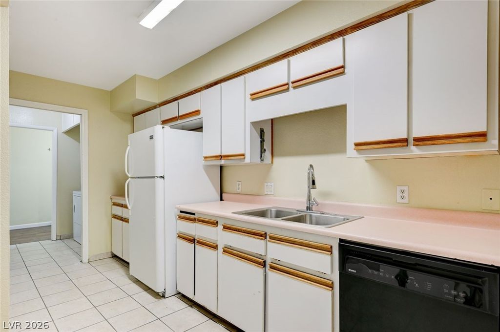 Image 10 of property listing at 4511 Sirius Avenue, Las Vegas, NV 89102