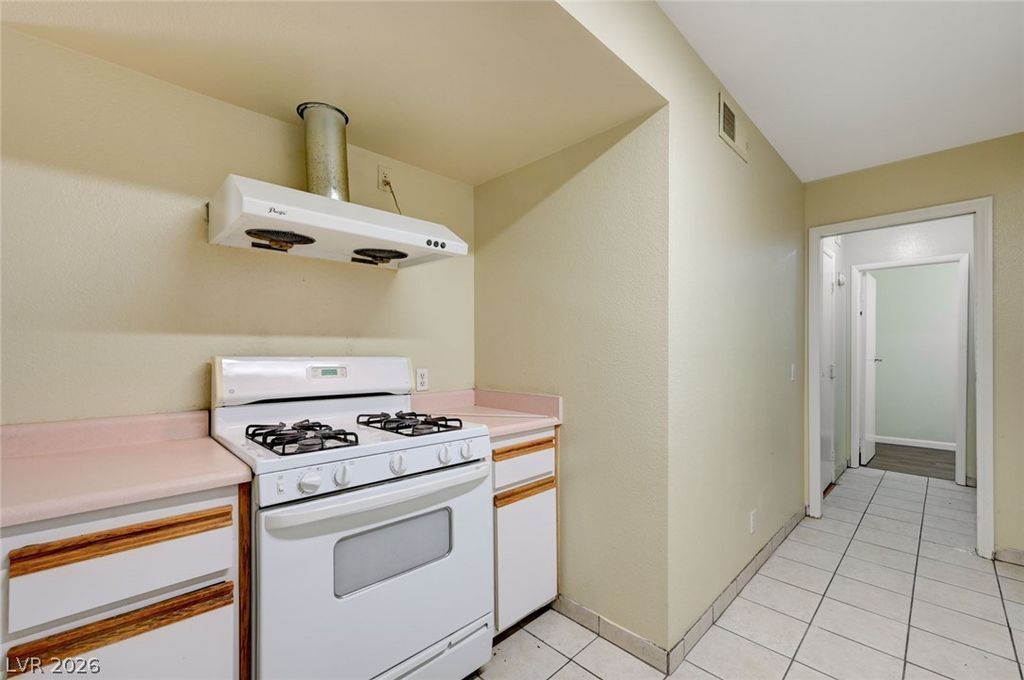 Image 11 of property listing at 4511 Sirius Avenue, Las Vegas, NV 89102