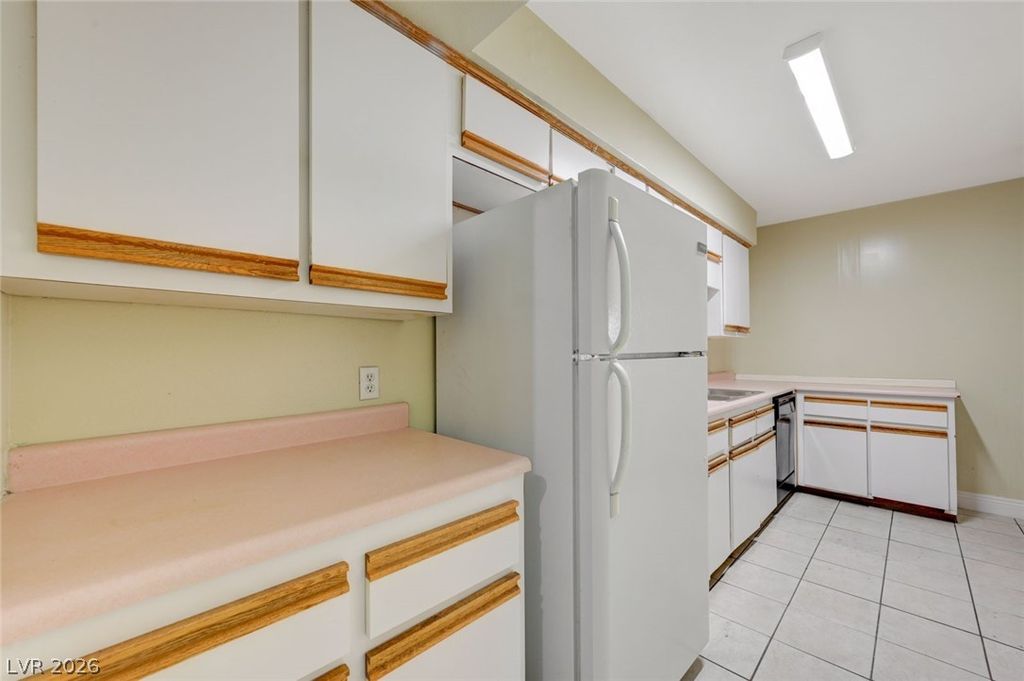 Image 13 of property listing at 4511 Sirius Avenue, Las Vegas, NV 89102