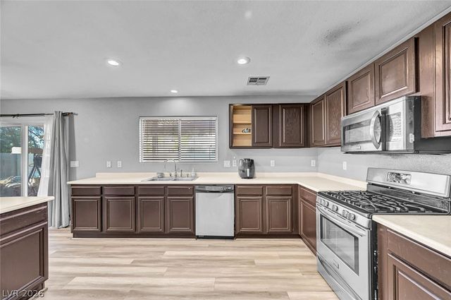 3966 Shimmering Plains Street, Las Vegas, NV 89129