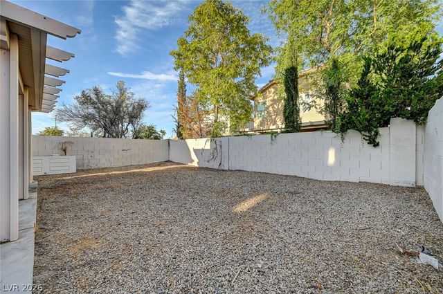 3966 Shimmering Plains Street, Las Vegas, NV 89129